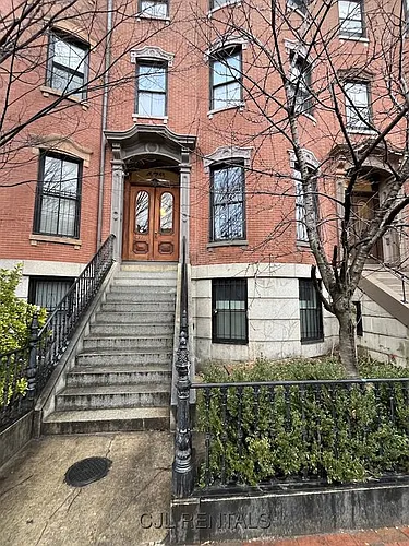 476 Massachusetts Ave #5 Photo 1