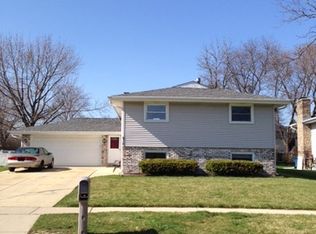 916 Cranbrook Dr, Schaumburg, IL 60193