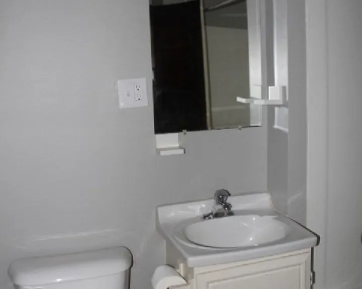 1607 W Main St — Photo 9