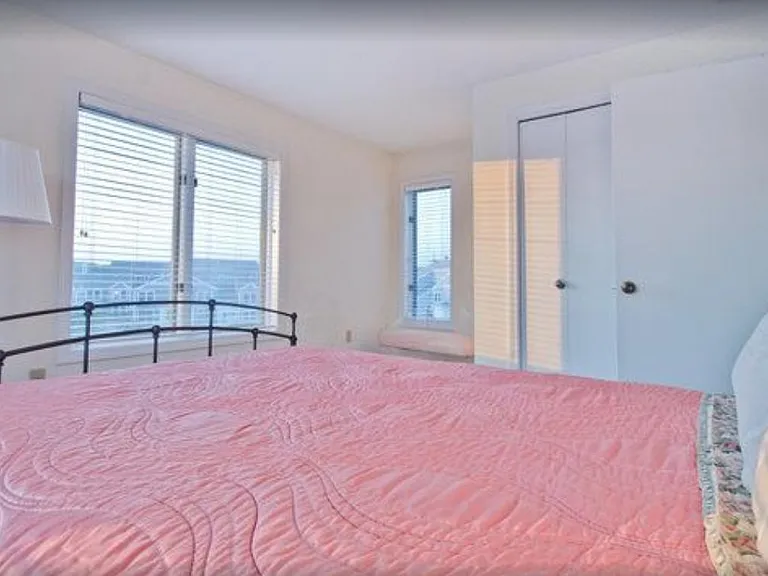 22 Oceanside Pl — Photo 31