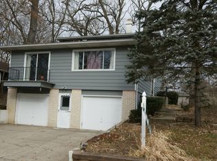 19376 W Fairview Dr, Mundelein, IL
