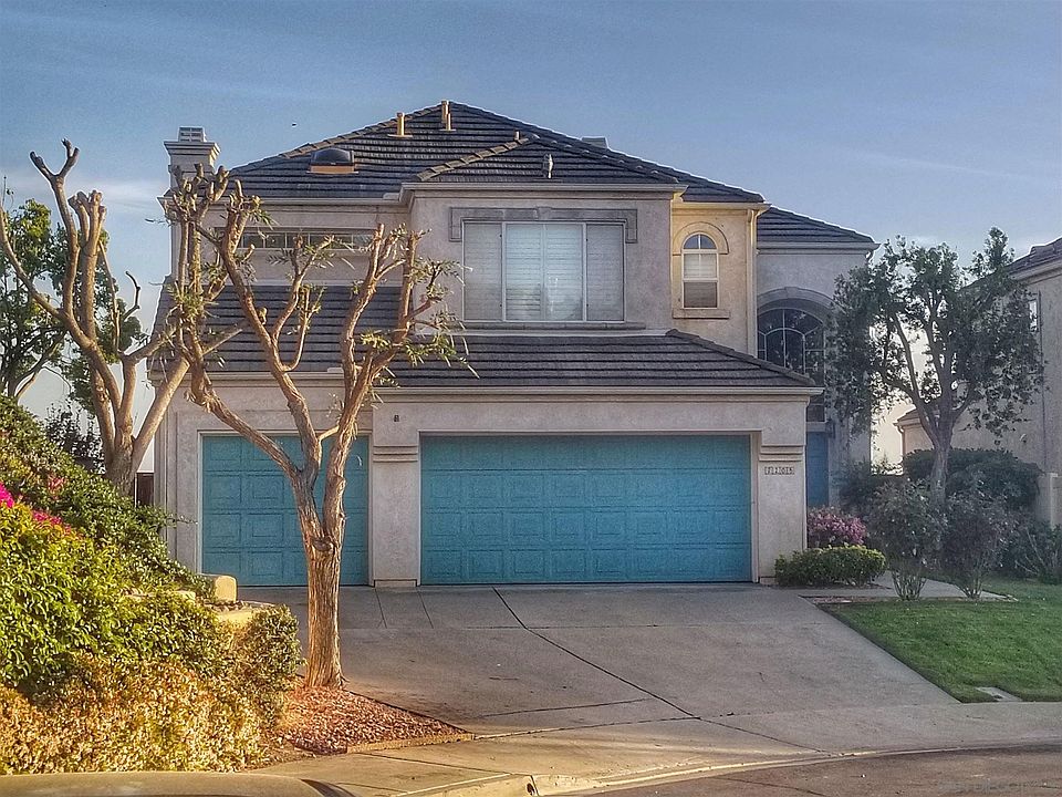 2nd image of 2205 Canyon View Gln
