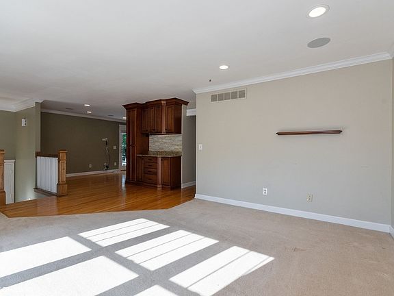 5th image of 1502 Williams Ave