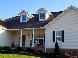 208 Winesap Way, Ona, WV 25545