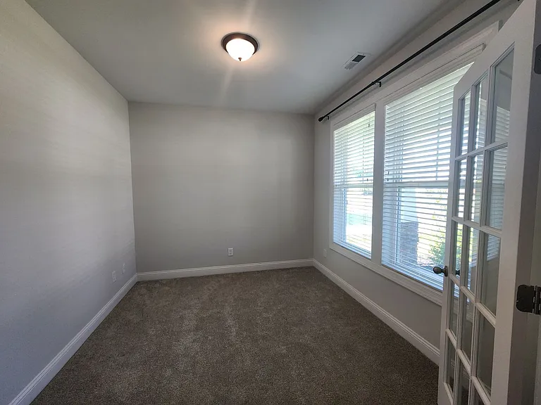 1808 Stackhouse Dr — Photo 4