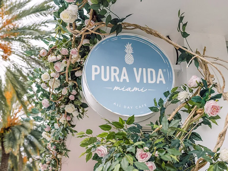 An all day cafe featuring an extensive menu of healthy food and drink.