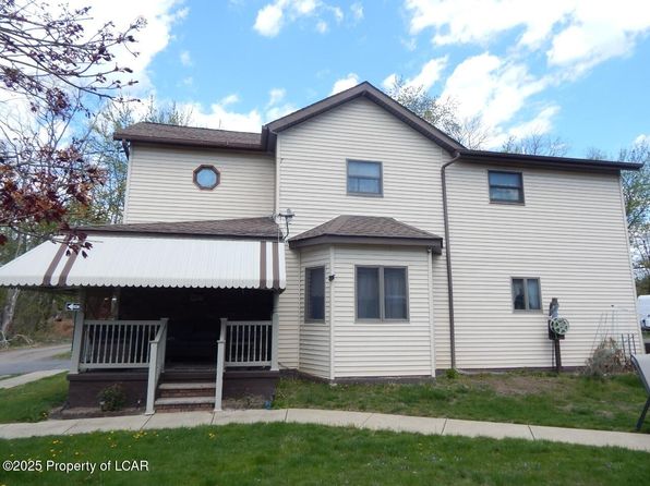 610 Park St, Moosic, PA 18507