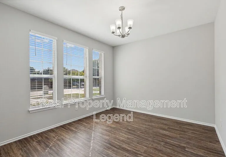 5100 Brookside Dr — Photo 6