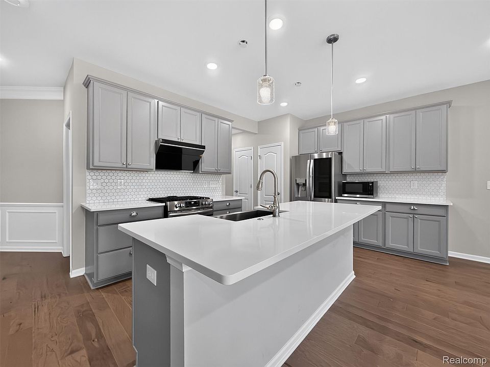 1673 Addison Cir, photo 18