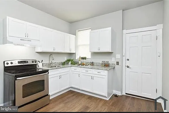 1627 N Caroline St — Photo 9