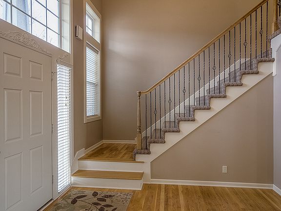 3rd image of 5205 W 158th Pl