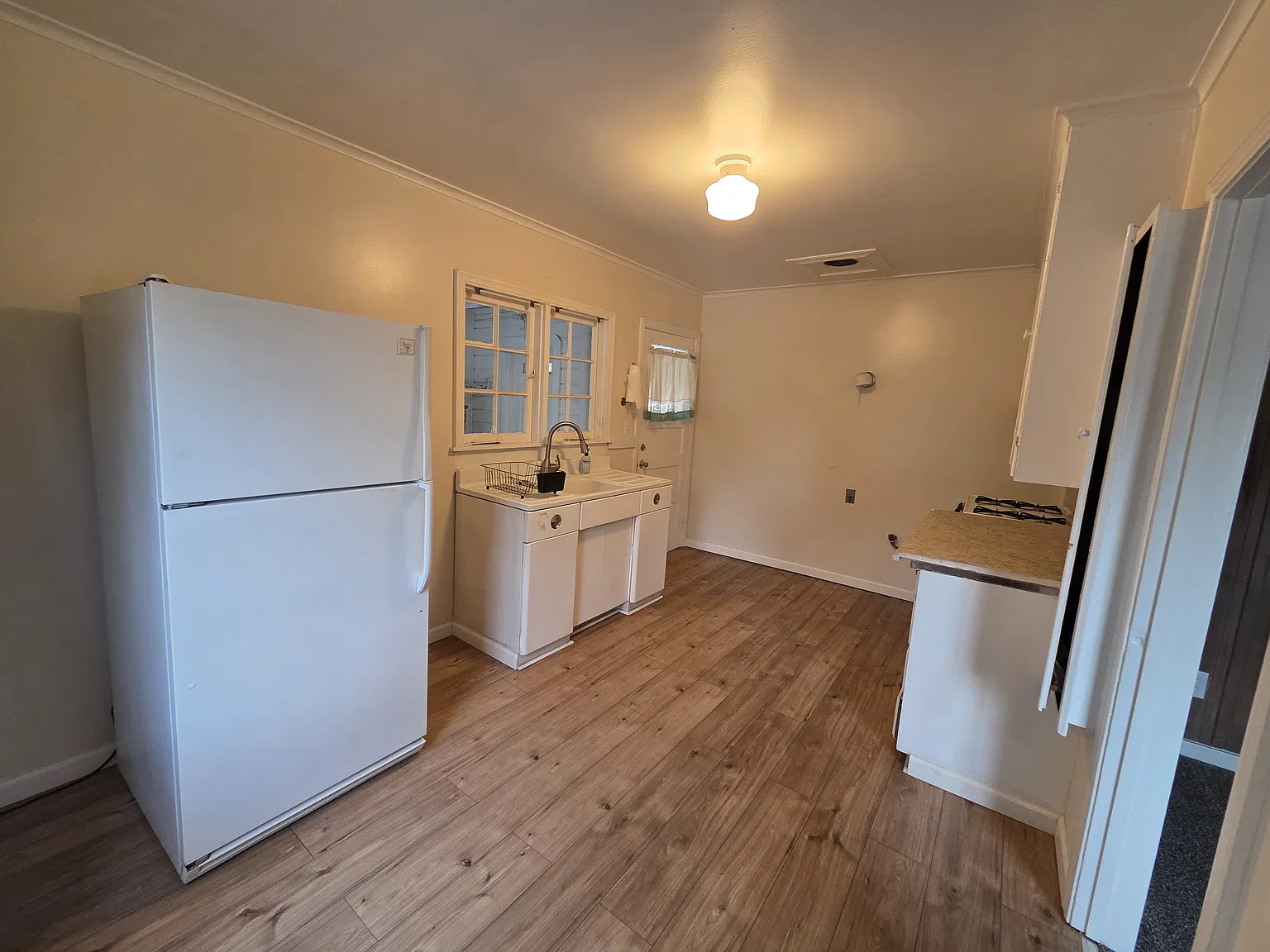 1591 Silverado Trl — Photo 4