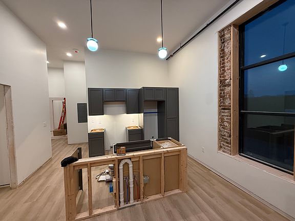5th image of 345 N Colorado Ave #202