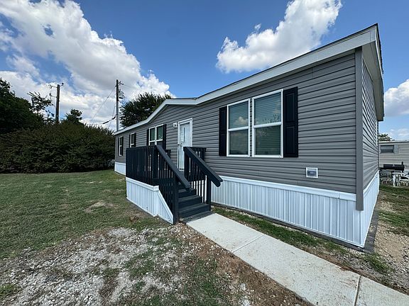 5th image of 112 Pioneer Dr