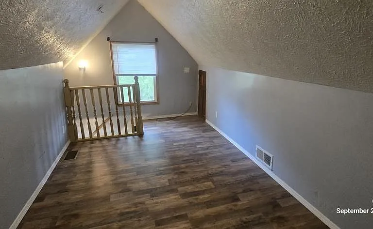 214 Sharon Ave — Photo 11