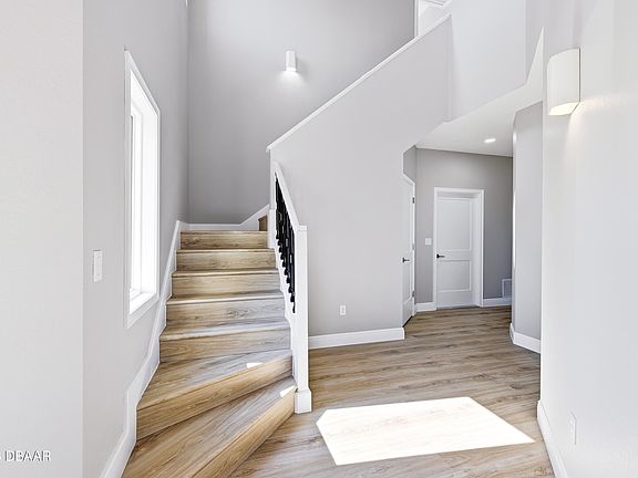 4th image of 50 Alberta Ave