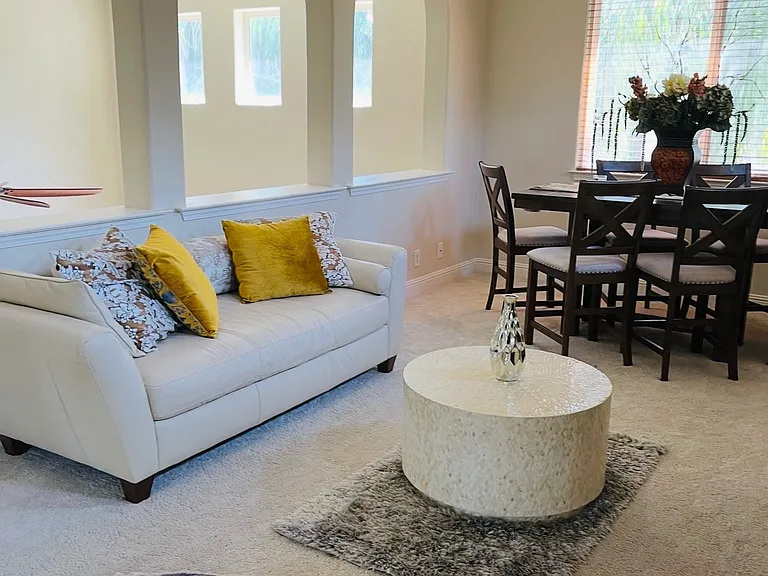 714 Round Hill Dr — Photo 10