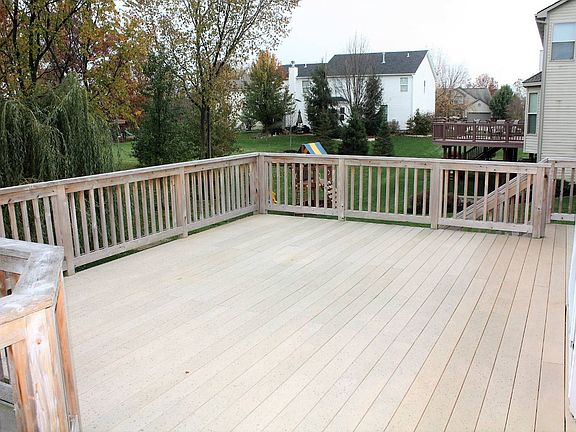 3rd image of 7737 Peck Ct