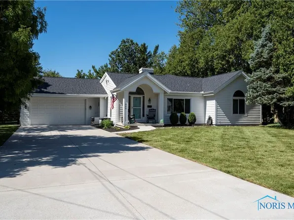 866 Walnut St, Perrysburg, OH 43551