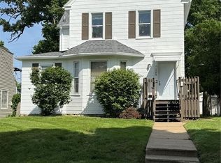 1746 B Ave NE, Cedar Rapids, IA 52402