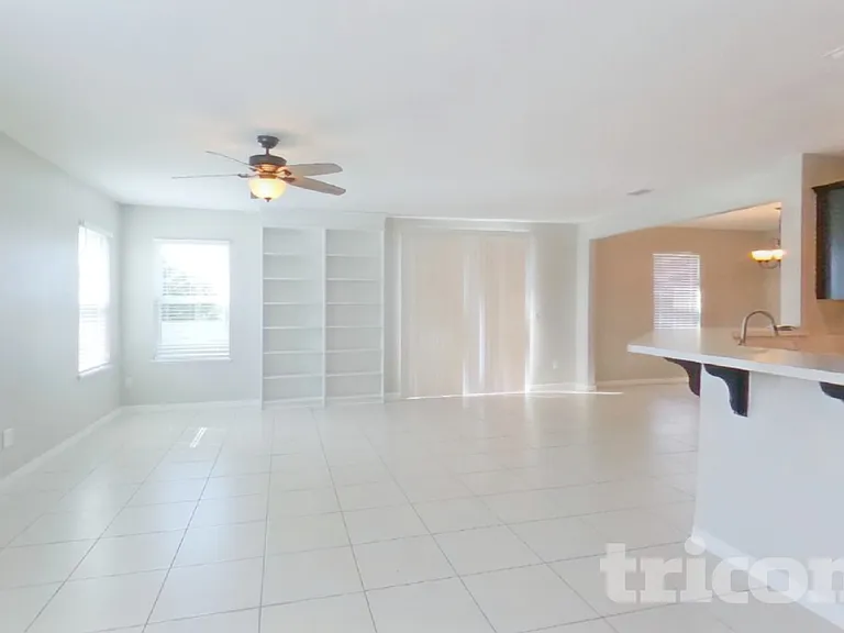 509 Kestrel Dr — Photo 3