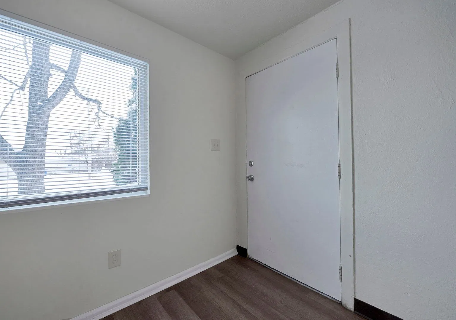 3069 Markham Rd — Photo 3