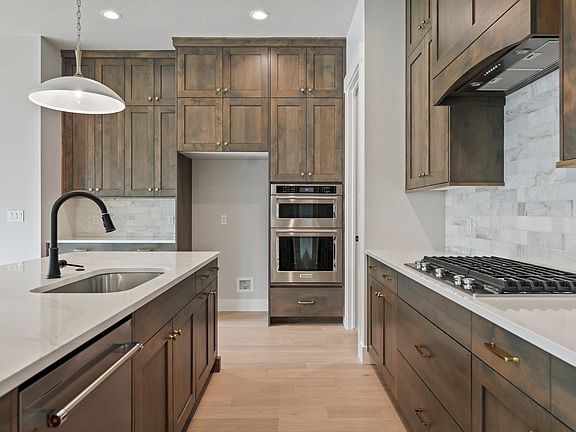 7th image of this home