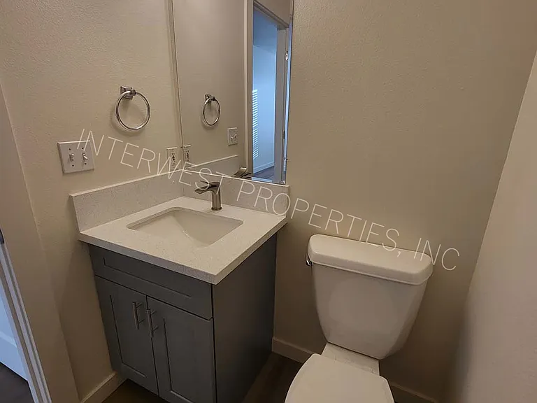 520 NE 128th Ave #5 — Photo 5