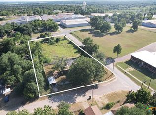 403 S Nolan Ave, Cameron, TX 76520