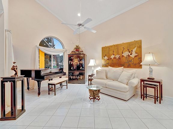 5th image of 1346 SE 5th Court