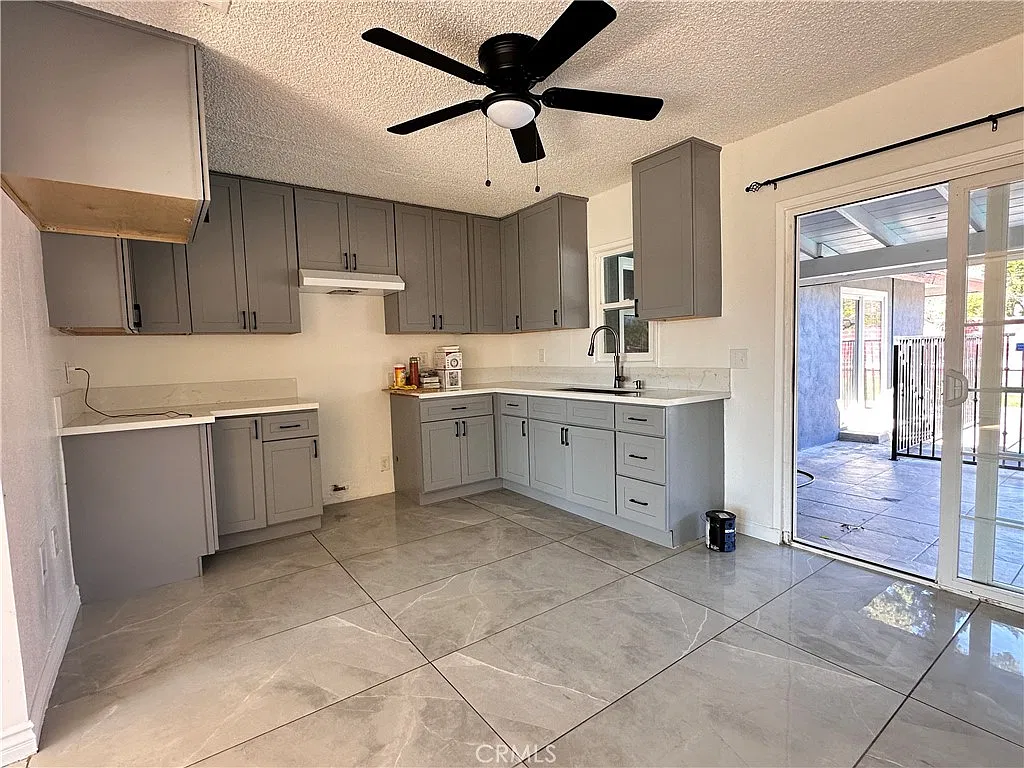 3 bed, 1796 sqft, $3,500 — Photo 2
