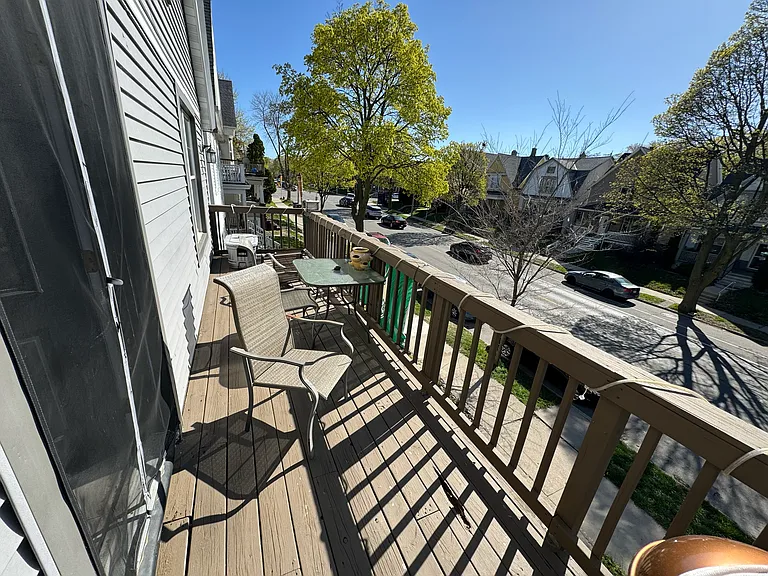 2726 N Oakland Ave #UPPER — Photo 8