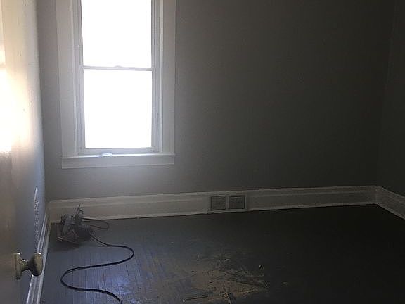 4th image of 2841 Macklem Ave