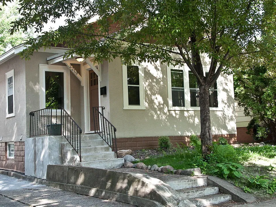 2219 Cole Ave SE
