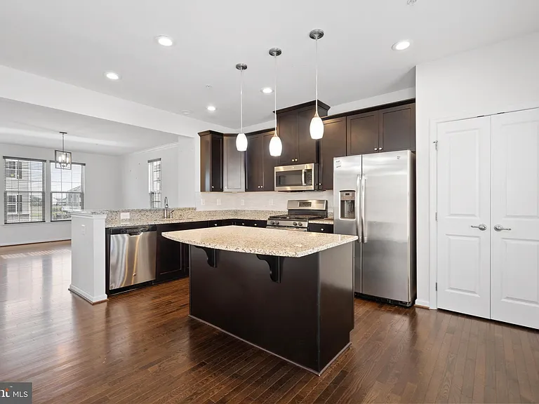 6252 Alexa St — Photo 9