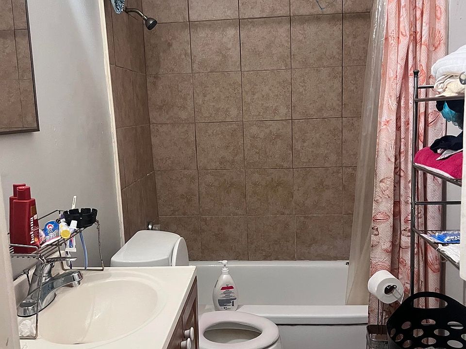 7th image of 3581 Rockwood Ave