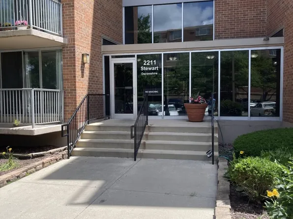 2211 S Stewart Ave APT 1C, Lombard, IL 60148