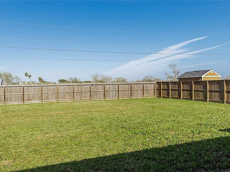 2126 Arman St — Photo 36
