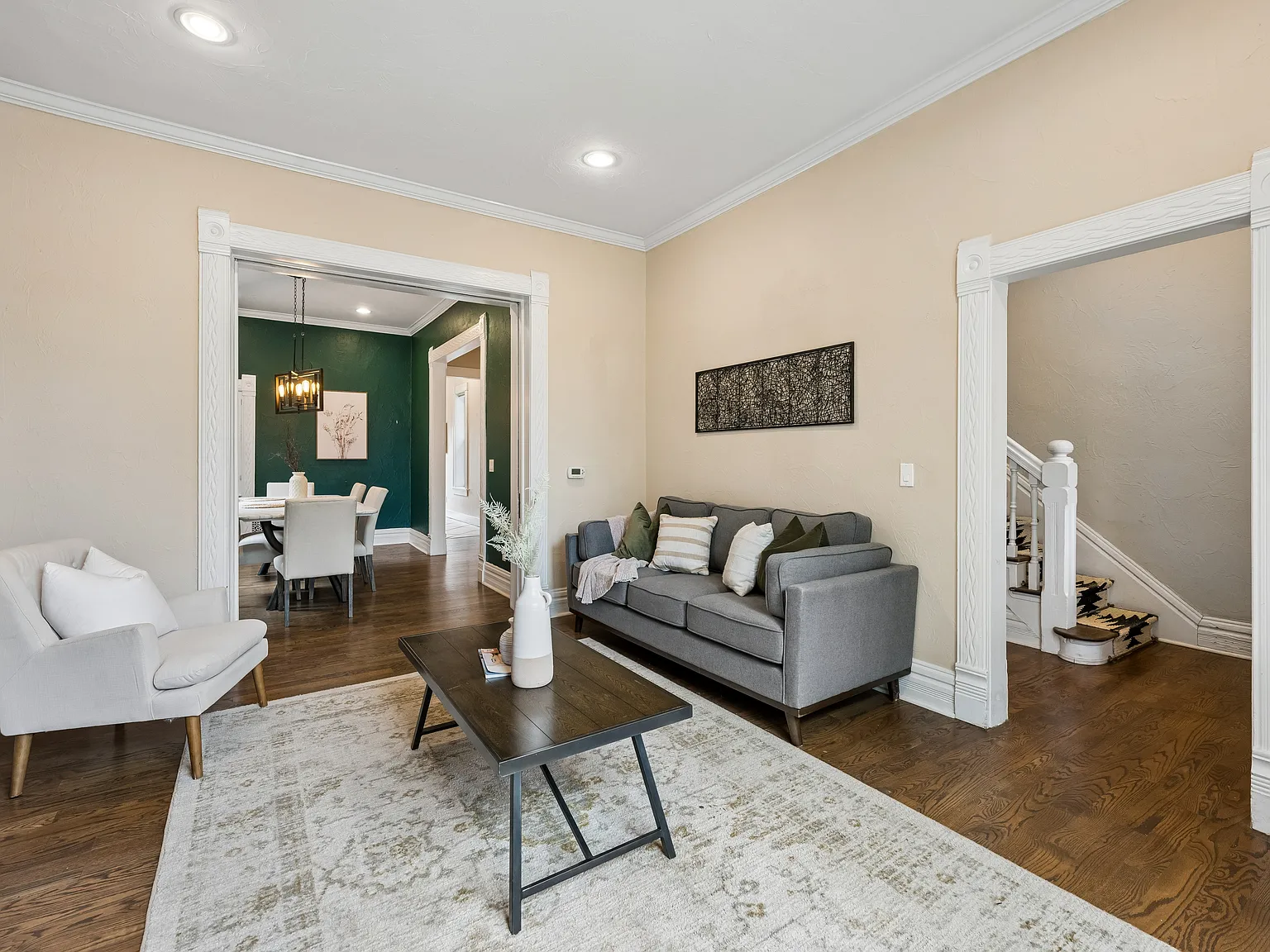3 bed, 1851 sqft, $3,295 — Photo 3