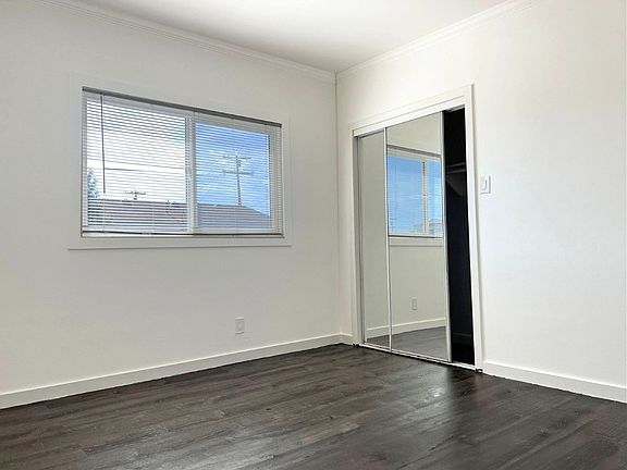 5th image of 1071 Olive Ave