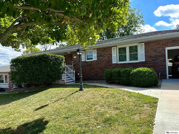 4617 Borman St, Bellevue, NE 68157