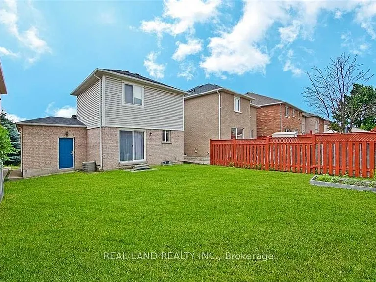 31 Poplar Plains Rd — Photo 10