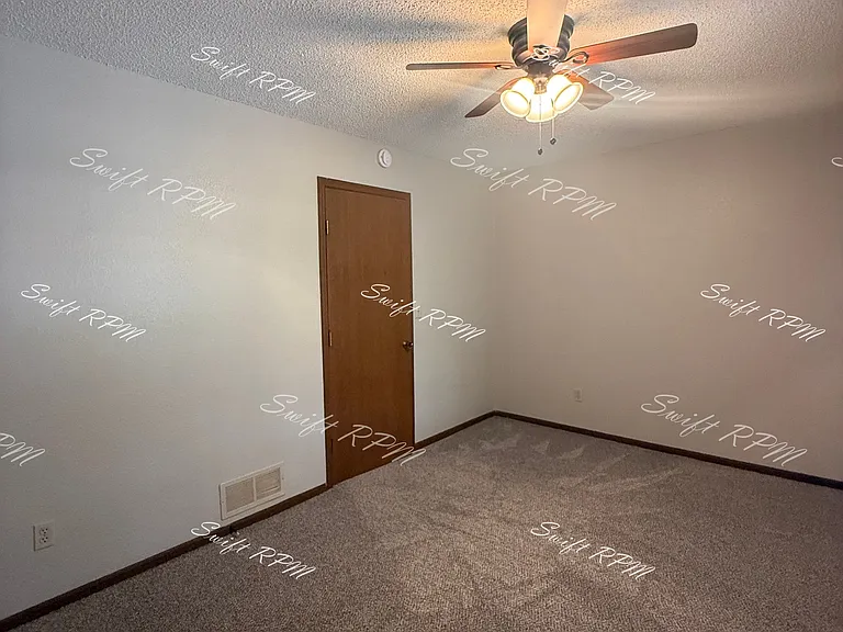 529 NE Churchill St #2-1 — Photo 9