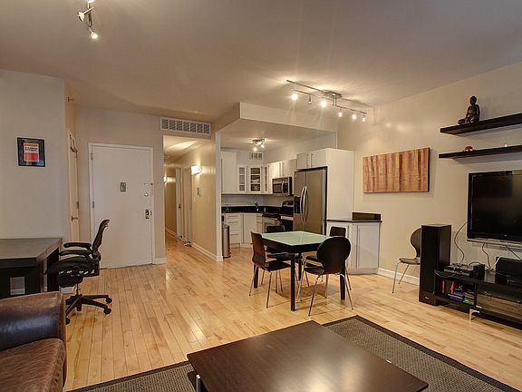 3rd image of 120 Nassau St APT 4