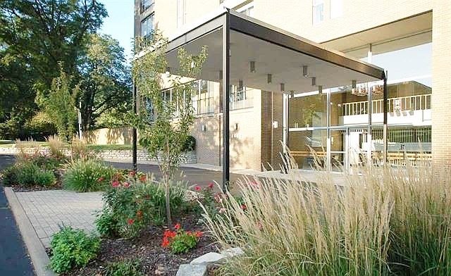 1st image of 4444 N Knoxville Ave APT 507