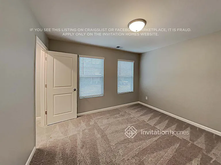 555 S Fortune Way — Photo 8