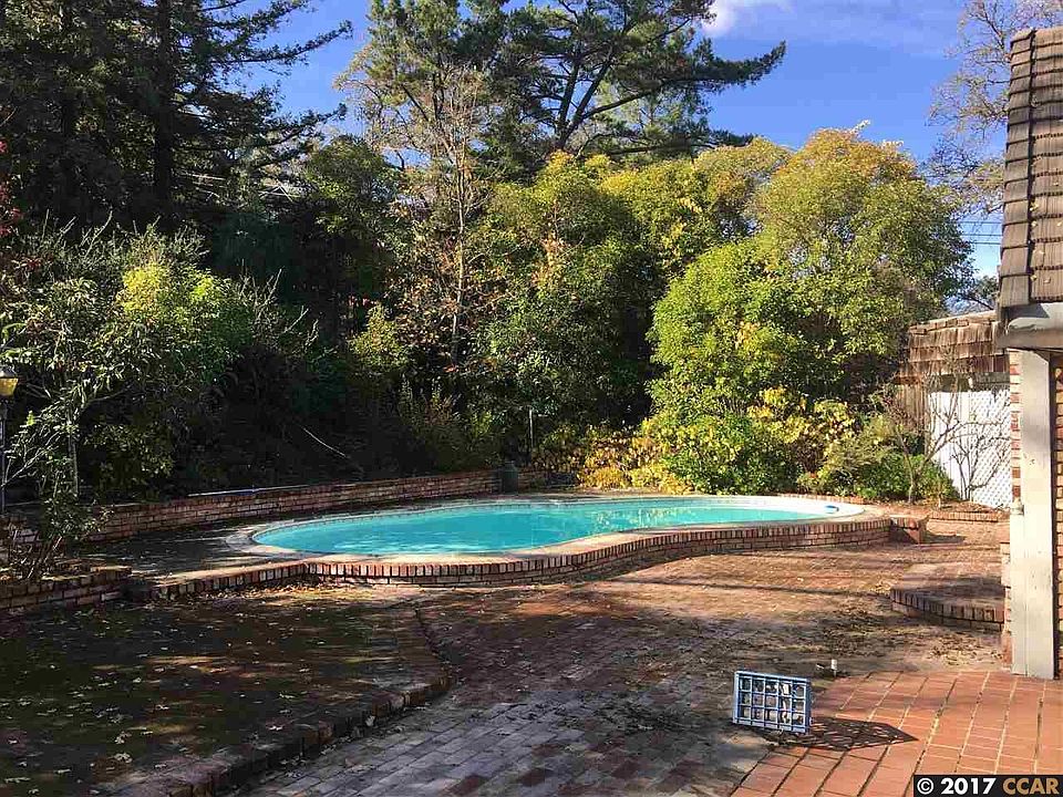 2nd image of 427 Crest Ave