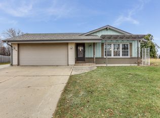 8213 61st Ave, Kenosha, WI 53142