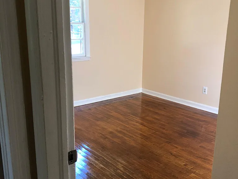 1846 Colony Dr — Photo 15