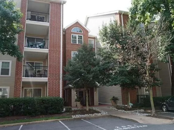 3311 Wyndham Cres #3202, Alexandria, VA 22302